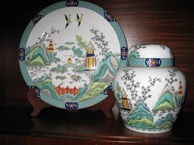 The world famous COALPORT   Chinese Willow  Pattern
