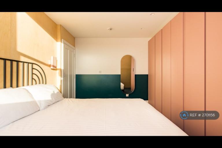 2 bedroom flat in Archway Road, London, N6 (2 bed) (#2701156)