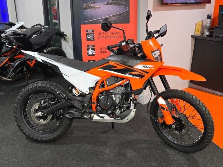 BRAND NEW 125cc KTM 125 ENDURO R