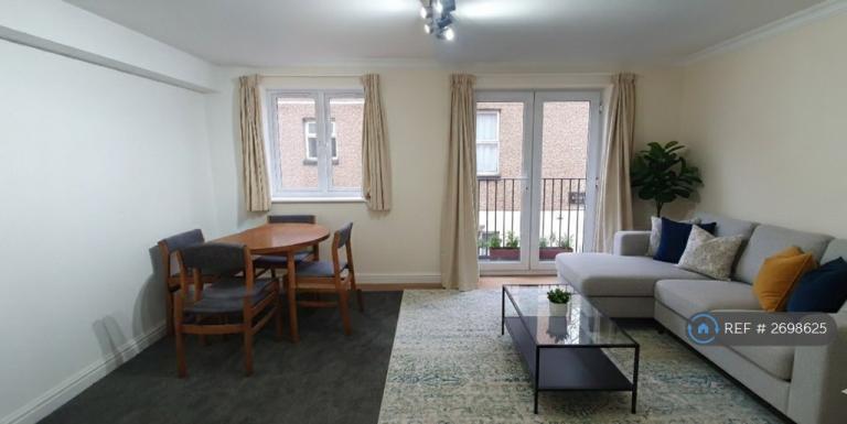 3 bedroom flat in Whitehall Apartments, Portsmouth, PO2 (3 bed) (#2698625)
