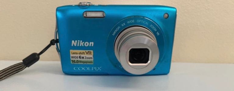 Nikon Coolpix S3300 digital camera