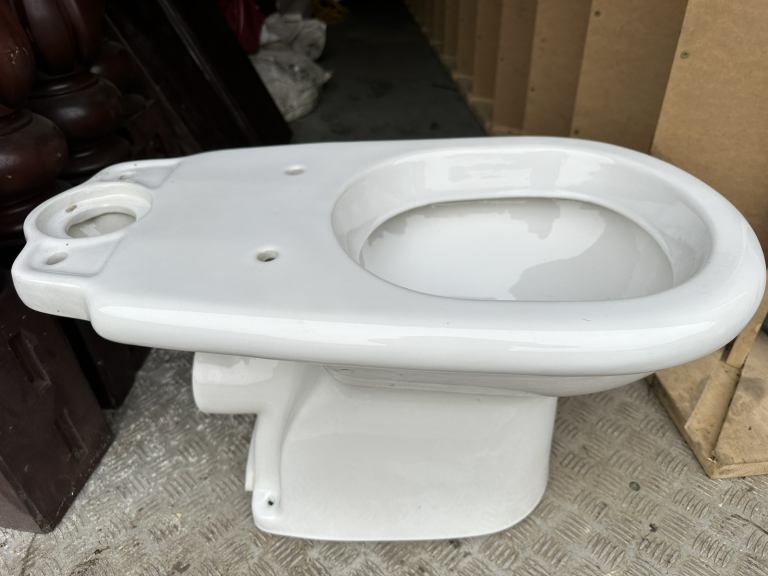 INCEA TOILET BRAND NEW BATHROOM WC PLUMBING SUPPLIES