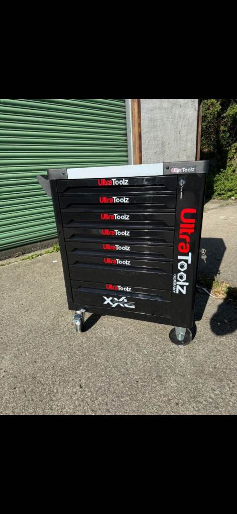 Ultratoolz 7 drawer tool chest/ tool cabinet full with tools
