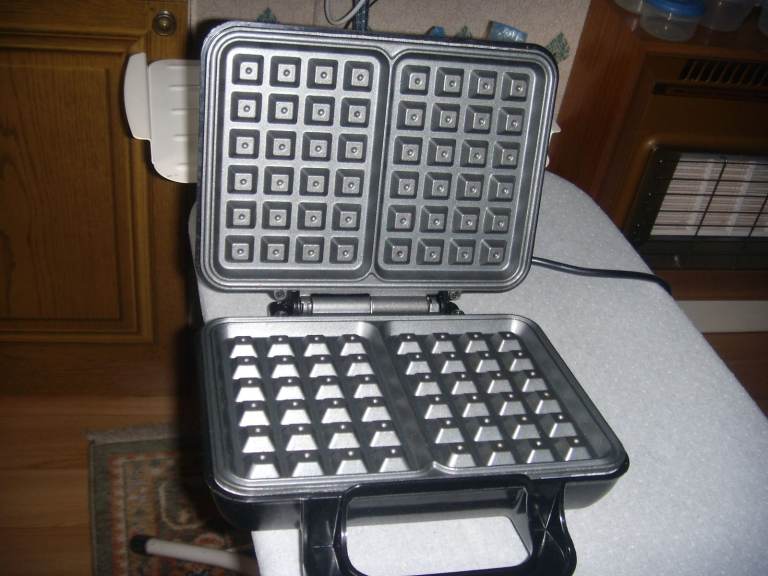 VonShef Waffle Maker - Model 13/309