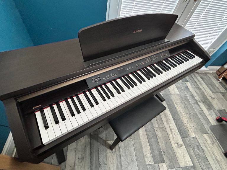 Yamaha YDP-223 Digital Piano 