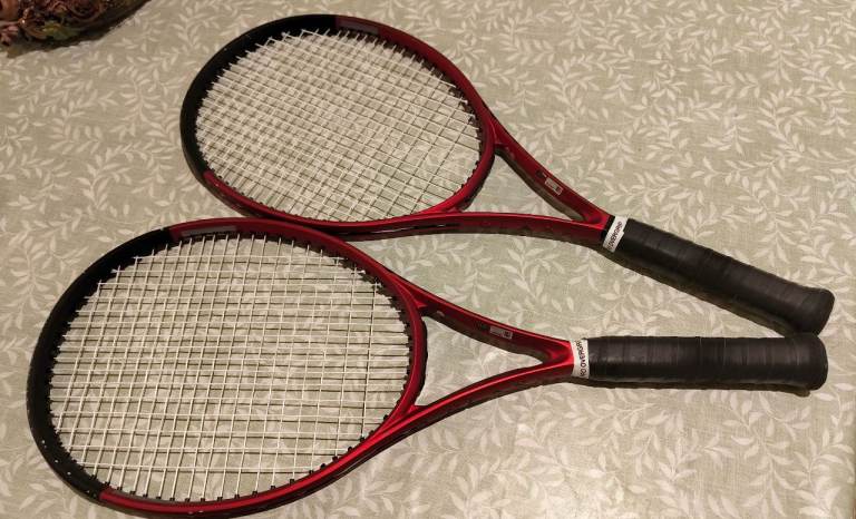 Pair of balanced Wilson Clash 100 Pro v2 rackets. Grip size 4 (4 1/2).