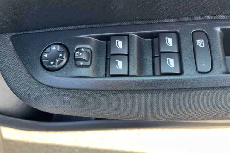 2022 Peugeot 208 1.2 PureTech Active Premium 5dr HATCHBACK PETROL Manual