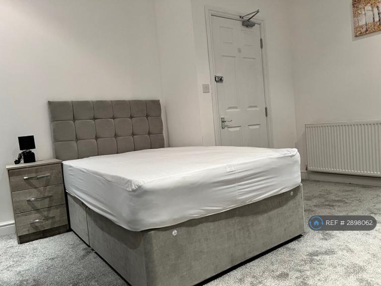 1 bedroom in Oxford Gardens, Stafford, ST16 (#2898062)
