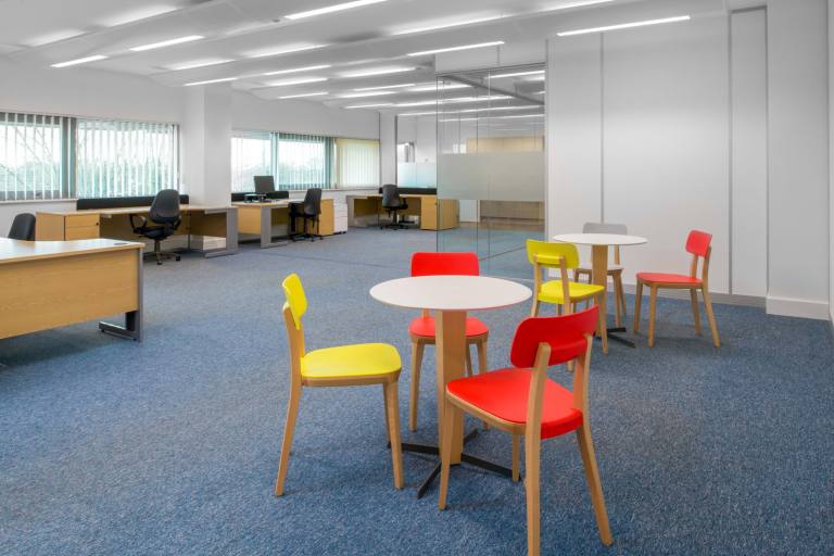 Chepstow - NP16 5UH \ Hot Desk in a Ready-to-Use Coworking Space