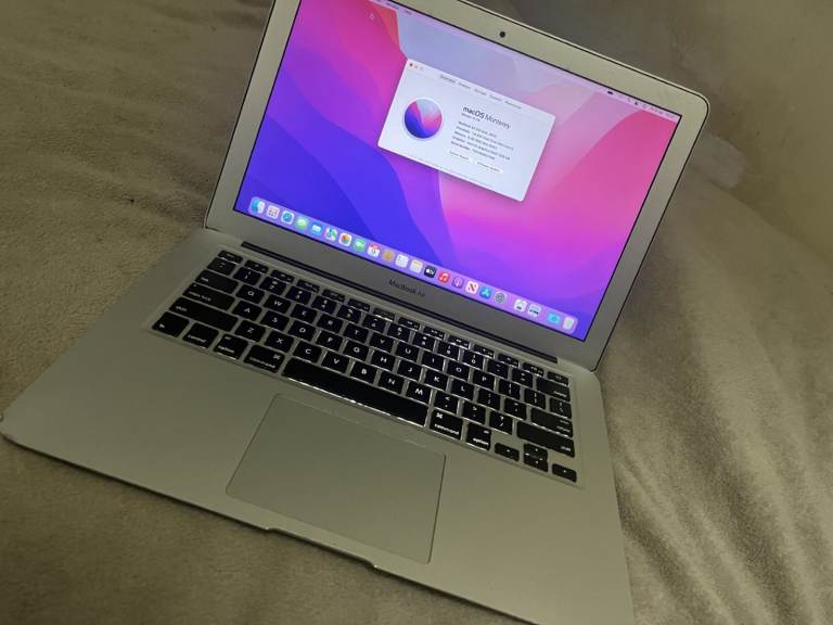 Apple MacBook Air 13 core i5 8gb ram and 128gb ssd 