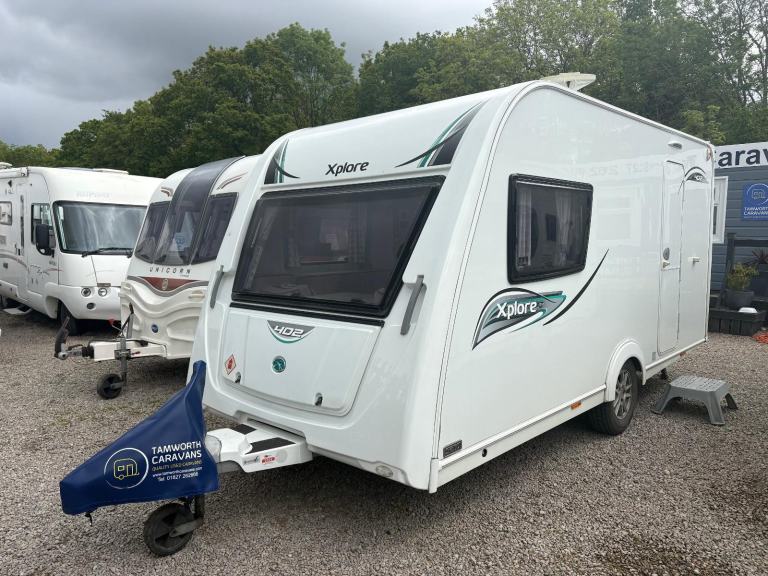 ELDDIS XPLORE 402 - LIGHTWEIGHT 2 BERTH CARAVAN WITH END WASHROOM 
