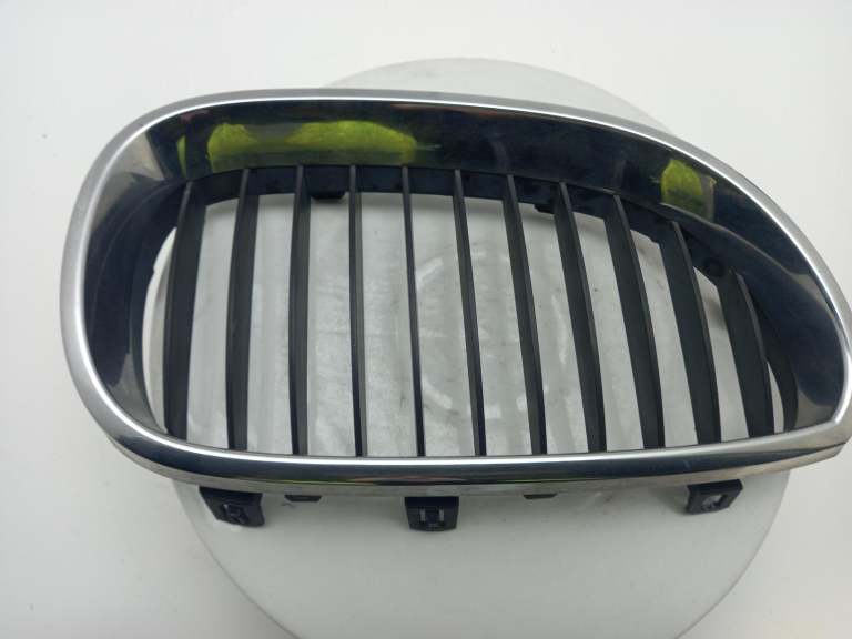 Bmw 5 Series Grille E60/E61 Right With Chrome 2003-2010
