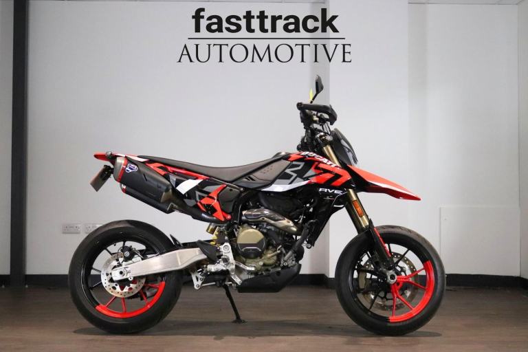 Ducati Hypermotard 698 Mono - 2024 - 974 MILES - TERMIGONI - DUCATI CARBON