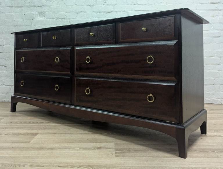 Stag Minstrel 4 over 4 long chest of drawers