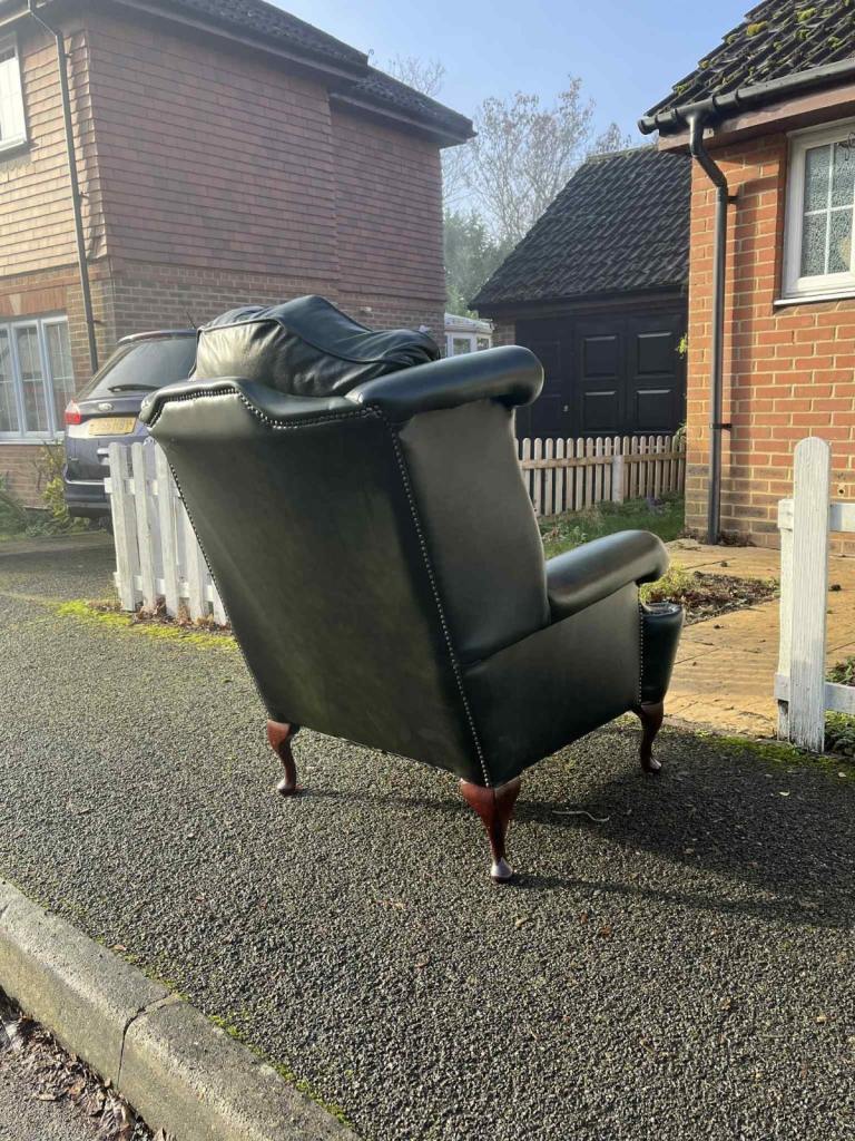 Lovely Dark Green Leather Chesterfield Queen Anne Wing Back Chair