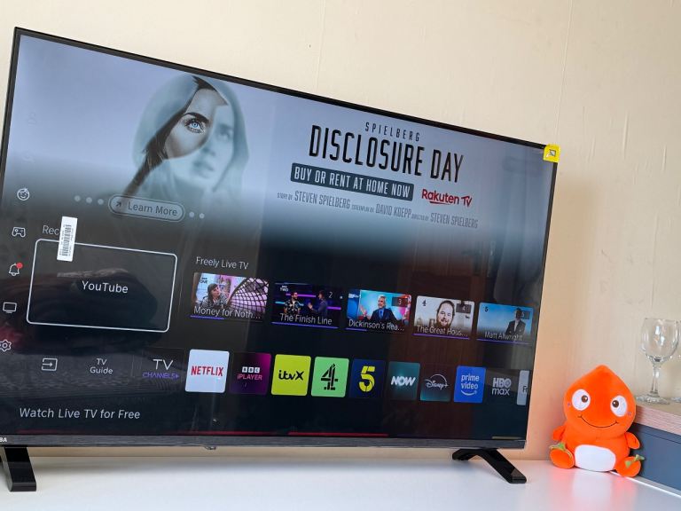 Toshiba 42 inch led smart tv with all apps and 3 yaer warranty 