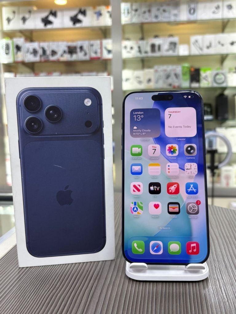 iphone 17 Pro Max 256GB Excellent Condions With 12 Months Apple warranty 