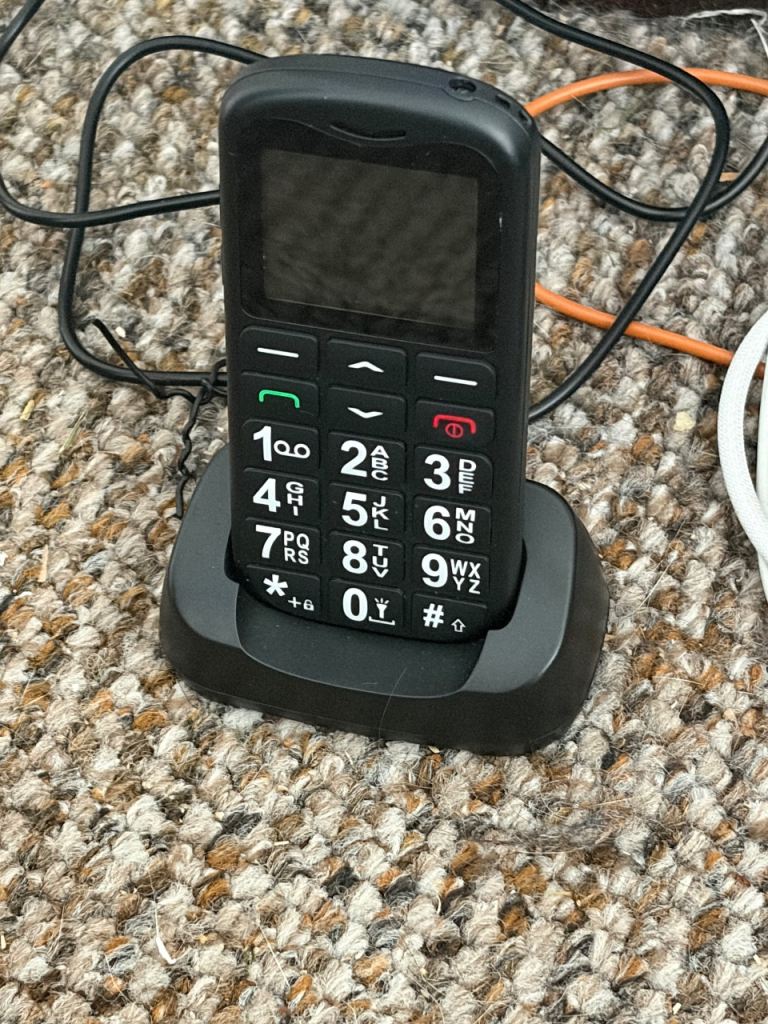 Ukuu big button moble phone 