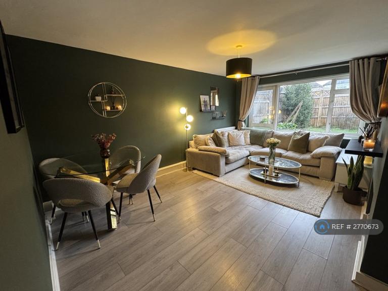 2 bedroom flat in Blakes Lane, New Malden, KT3 (2 bed) (#2770673)