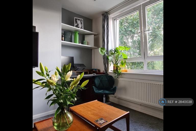 2 bedroom flat in Neptune Street, London, SE16 (2 bed) (#2840038)