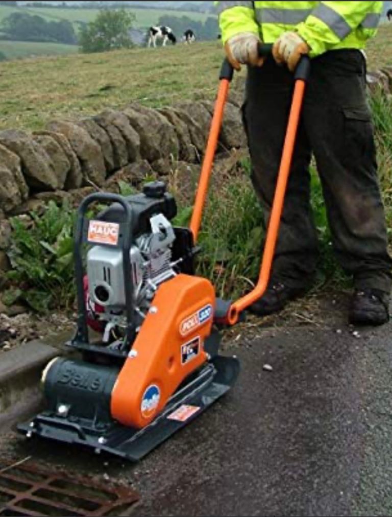 Machines and tools to hire 