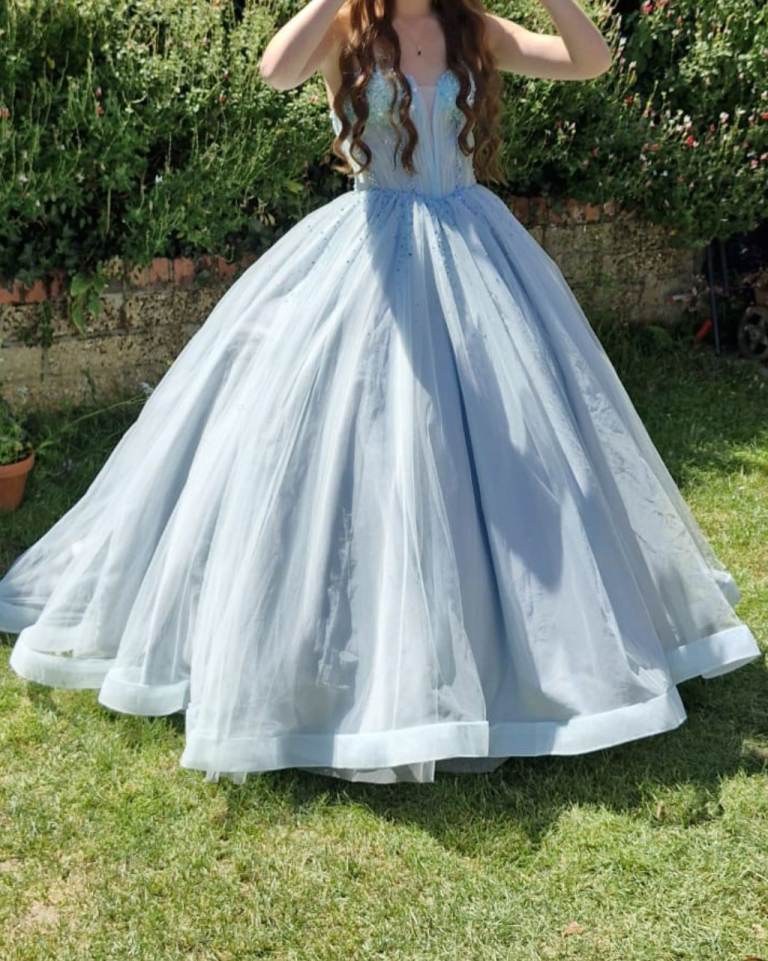 Beautiful Light Blue Tulle Ball Gown / Prom Dress – As Good As New