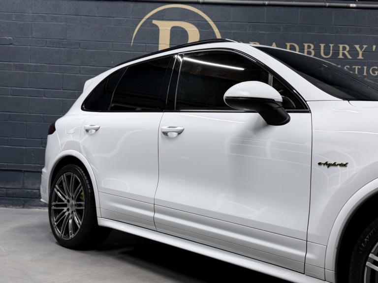 PORSCHE CAYENNE 3.0 V6 E-Hybrid S Platinum Edition 2017