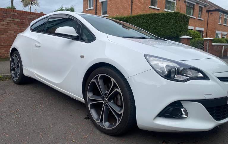 VAUXHALL ASTRA GTC LIMITED EDITION