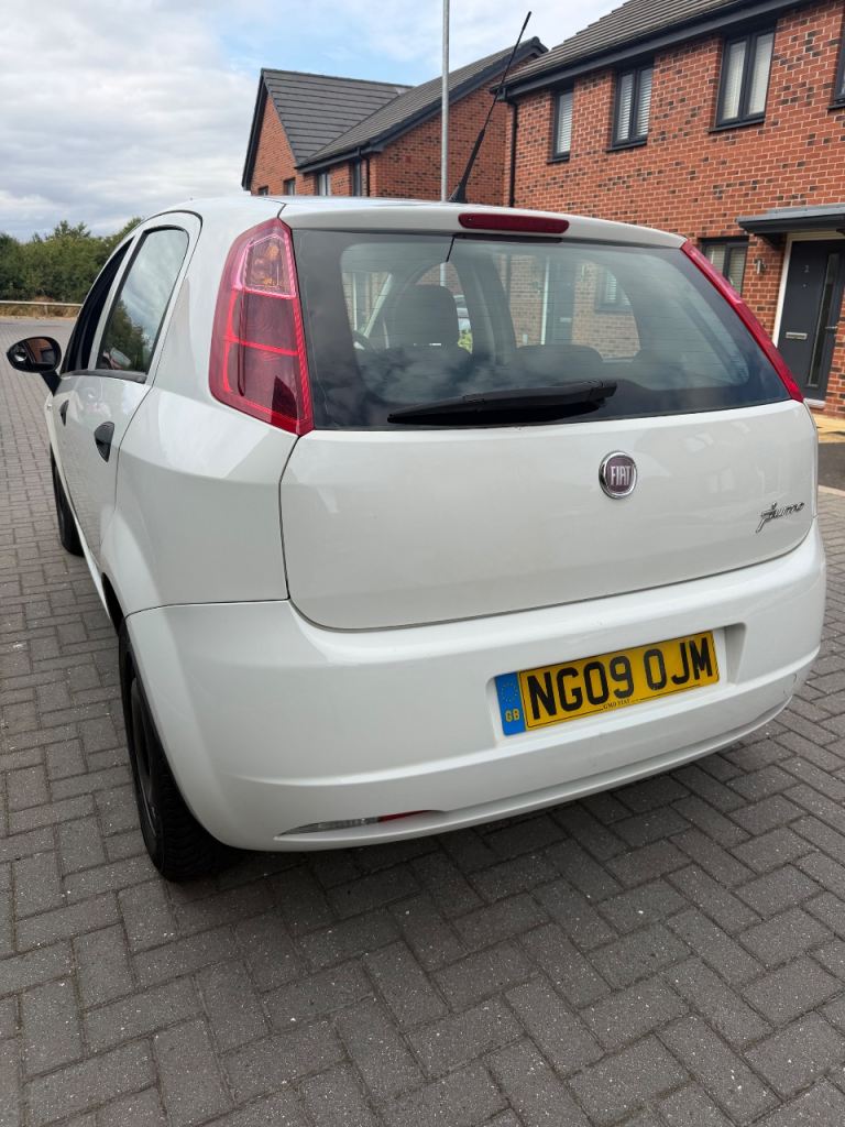 2009 Fiat Punto 1.4 Petrol 12 Months Mot Low Miles Full Service Excellent Condition Car