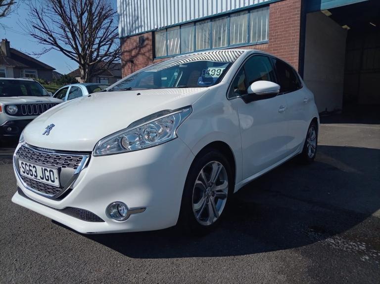 2013 Peugeot 208 1.2 e-VTi Allure 5dr EGC HATCHBACK Petrol Automatic