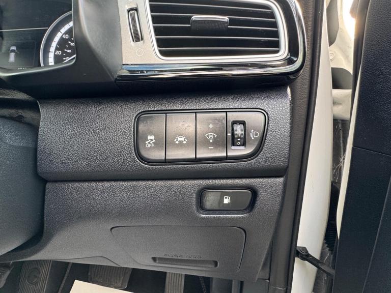 2017 Kia Niro 1.6h GDi 3 DCT Euro 6 (s/s) 5dr ESTATE Petrol/Electric Hybrid Automatic