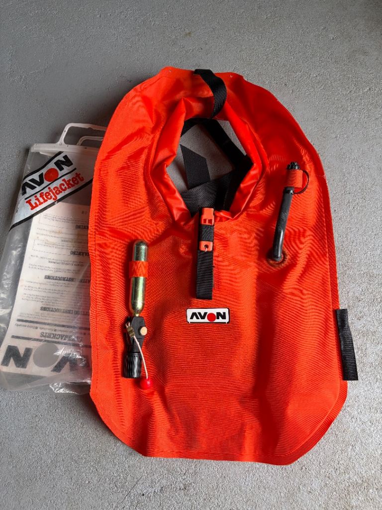AVON Lifejacket – Adult Size, Good Condition (CO2 self inflating)