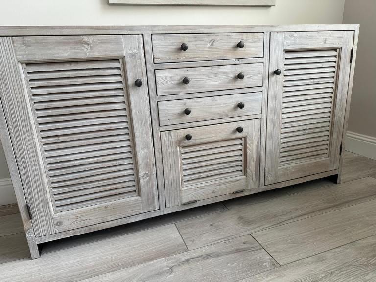 White washed sideboard 