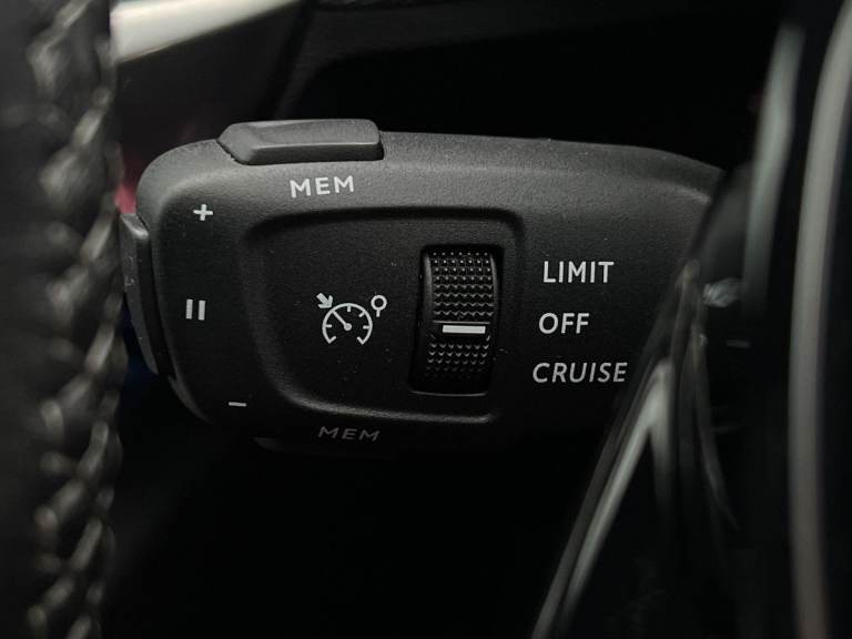 2022 Peugeot 3008 1.2 PureTech Allure Premium 5dr EAT8 Estate PETROL Automatic