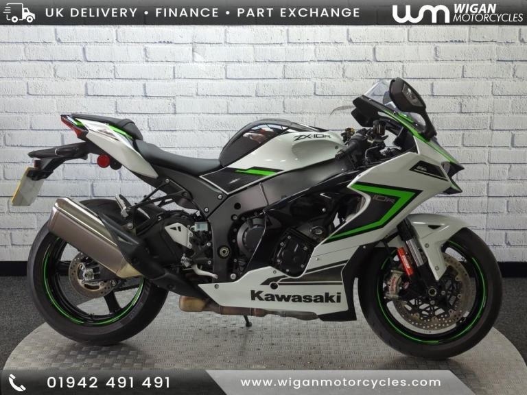 KAWASAKI NINJA ZX-10R (ZX1002 LPFAN), 23 REG 2054 MILES, 1000cc SUPERSPORTS B...