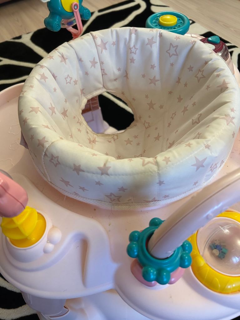 Baby Seat / stand / Twist