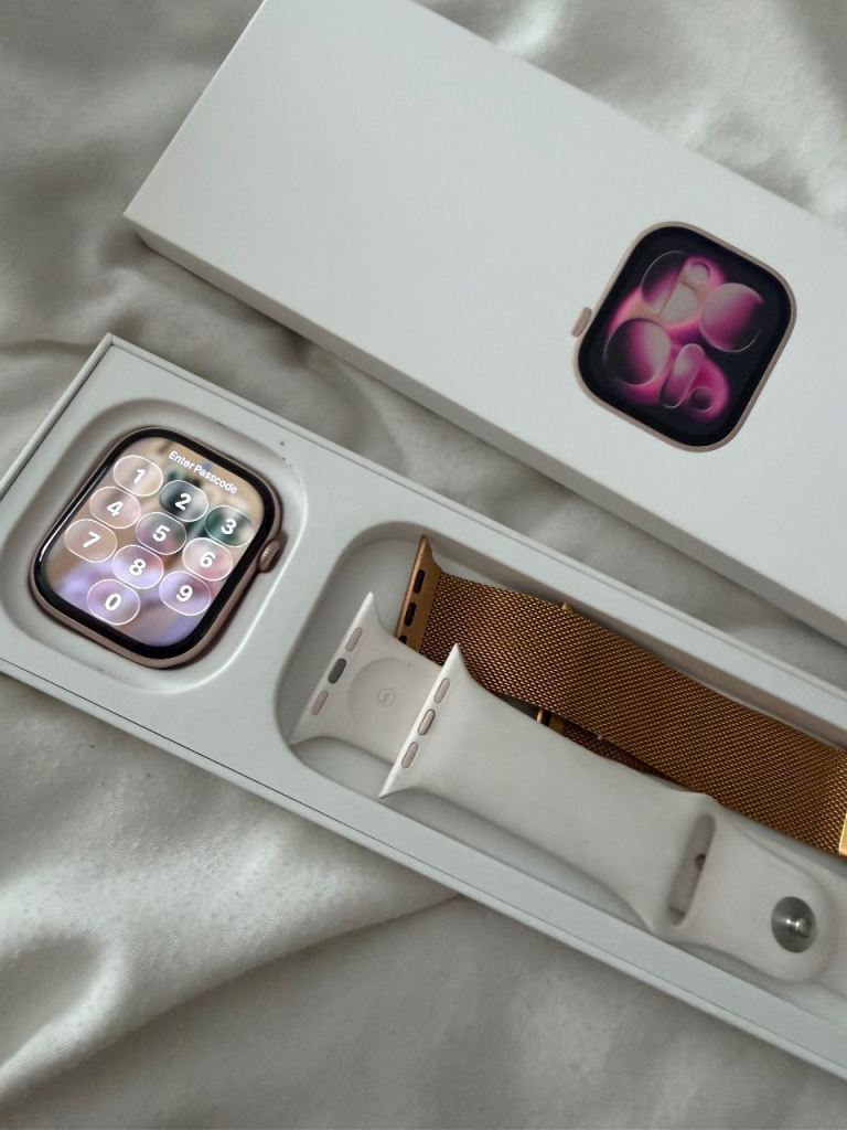 Apple Watch Series 11 Rose Gold Aluminium Case – As Good As New