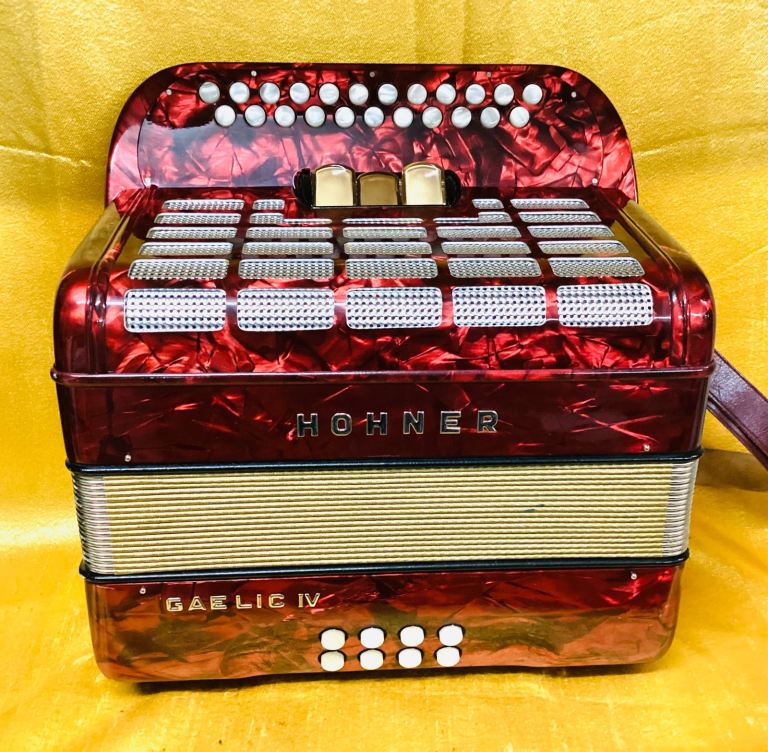 HOHNER B/C GAELIC IV 4 VOICE BUTTON ACCORDION USED
