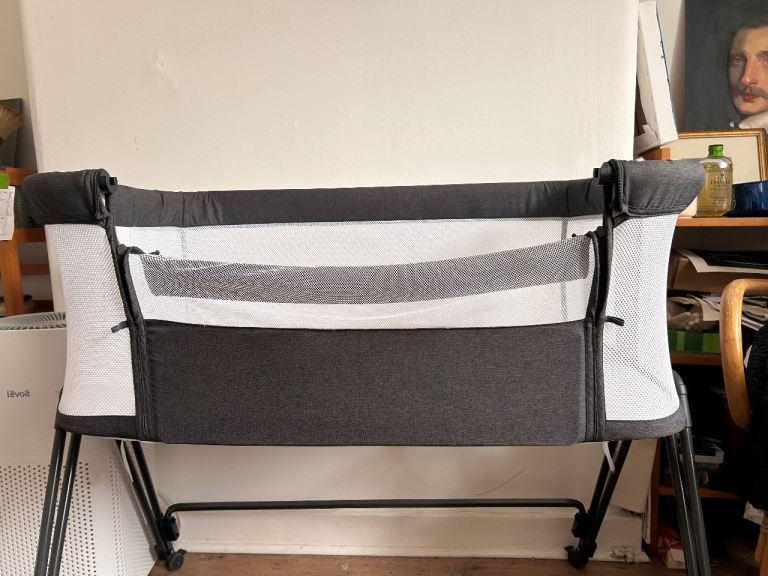 Chicco Bedside Cot