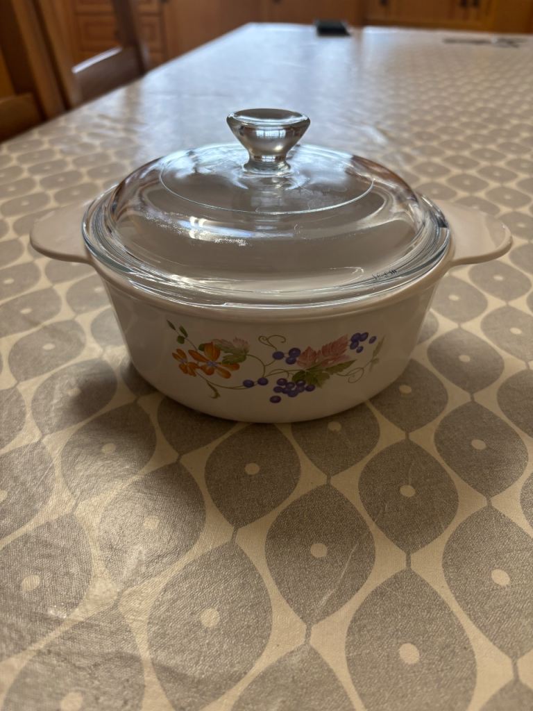 Vintage CorningWare casserole 16x 7cm
