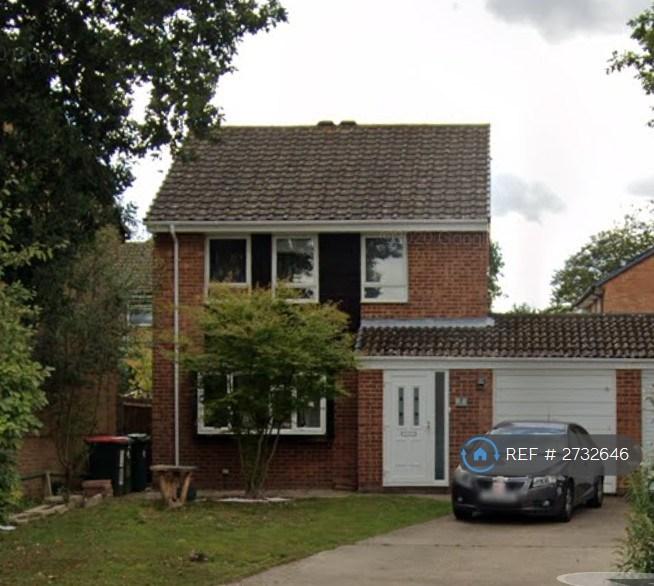 4 bedroom house in The Garrones, Crawley, RH10 (4 bed) (#2732646)