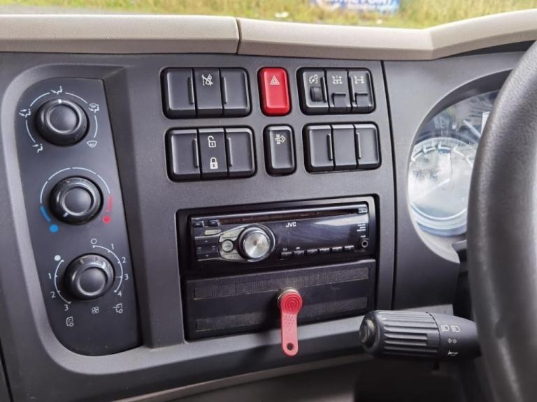 2017 DAF LF 150 4X2 with 13ft dropside body