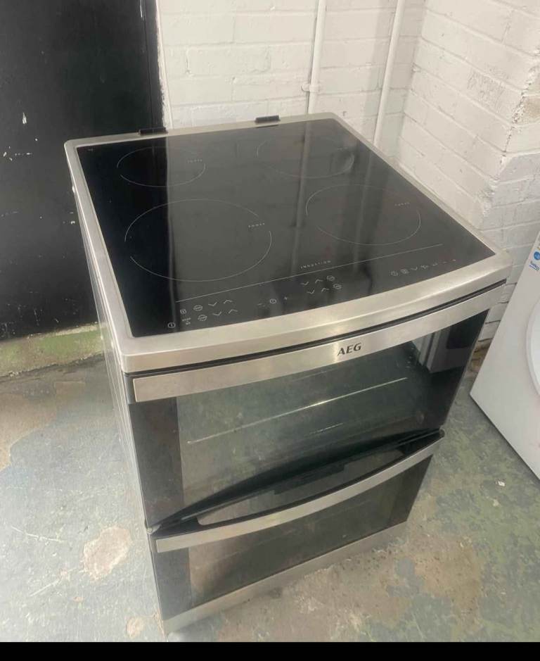 AEG induction electric cooker with free delivery all over london