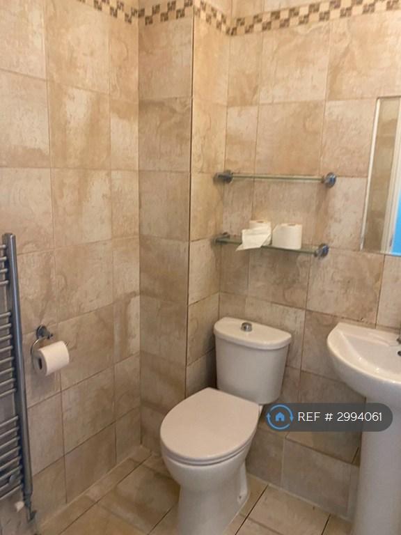 2 bedroom flat in Eversholt Court, South Croydon, CR2 (2 bed) (#2994061)