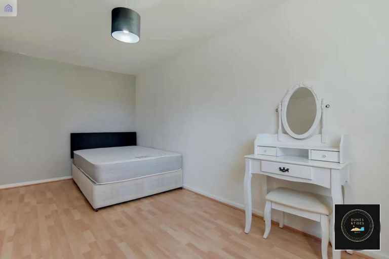 WELL-MAINTAINED DOUBLE ROOM IN DEPTFORD - BILLS INCLUDED 🌟