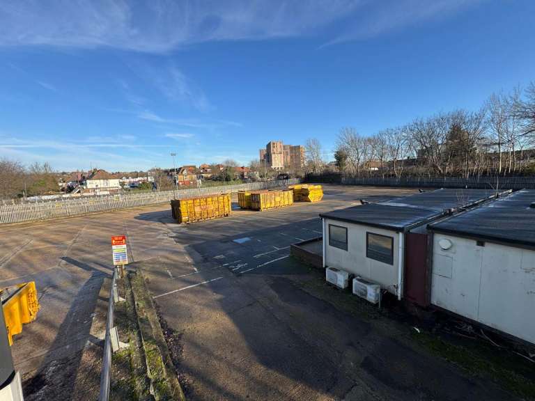 Open Storage Land To Rent in London 