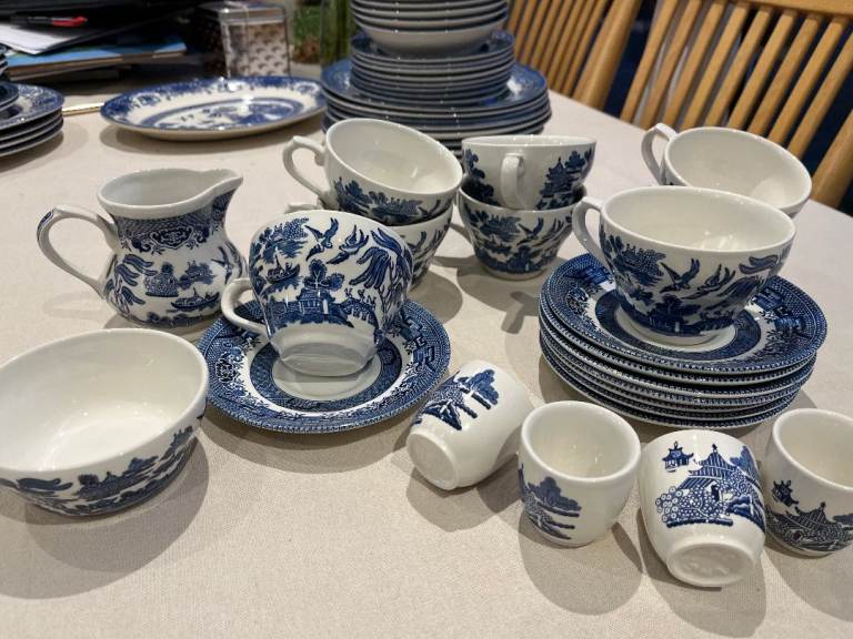 Churchill Willow Pattern Breakfast/Tea set - Excellent condition