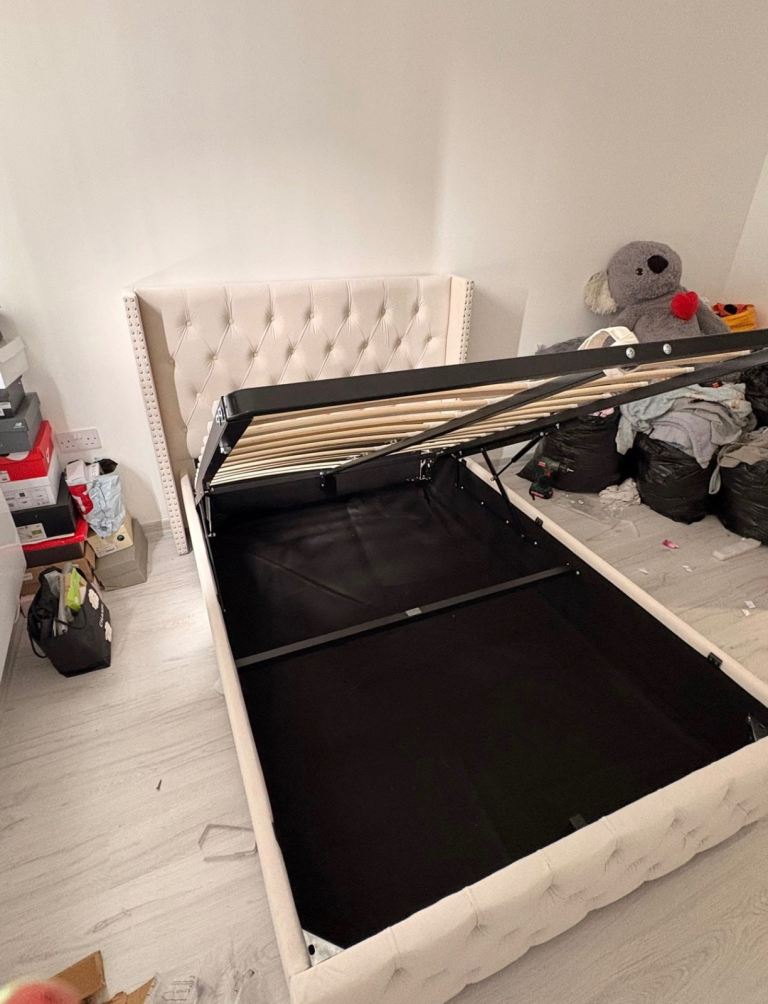Double Ottoman bed 