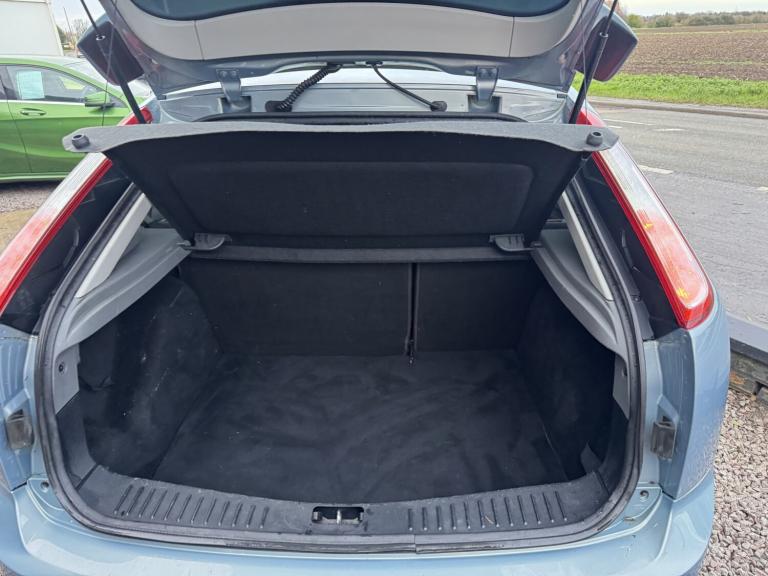 FORD FOCUS 1.6 Titanium Blue Manual Petrol 2008