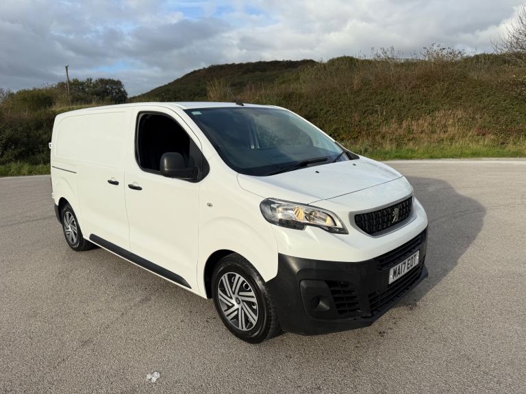 17 PEUGEOT EXPERT PRO 1,6hdi 6speed Van FSH Dispatch transit